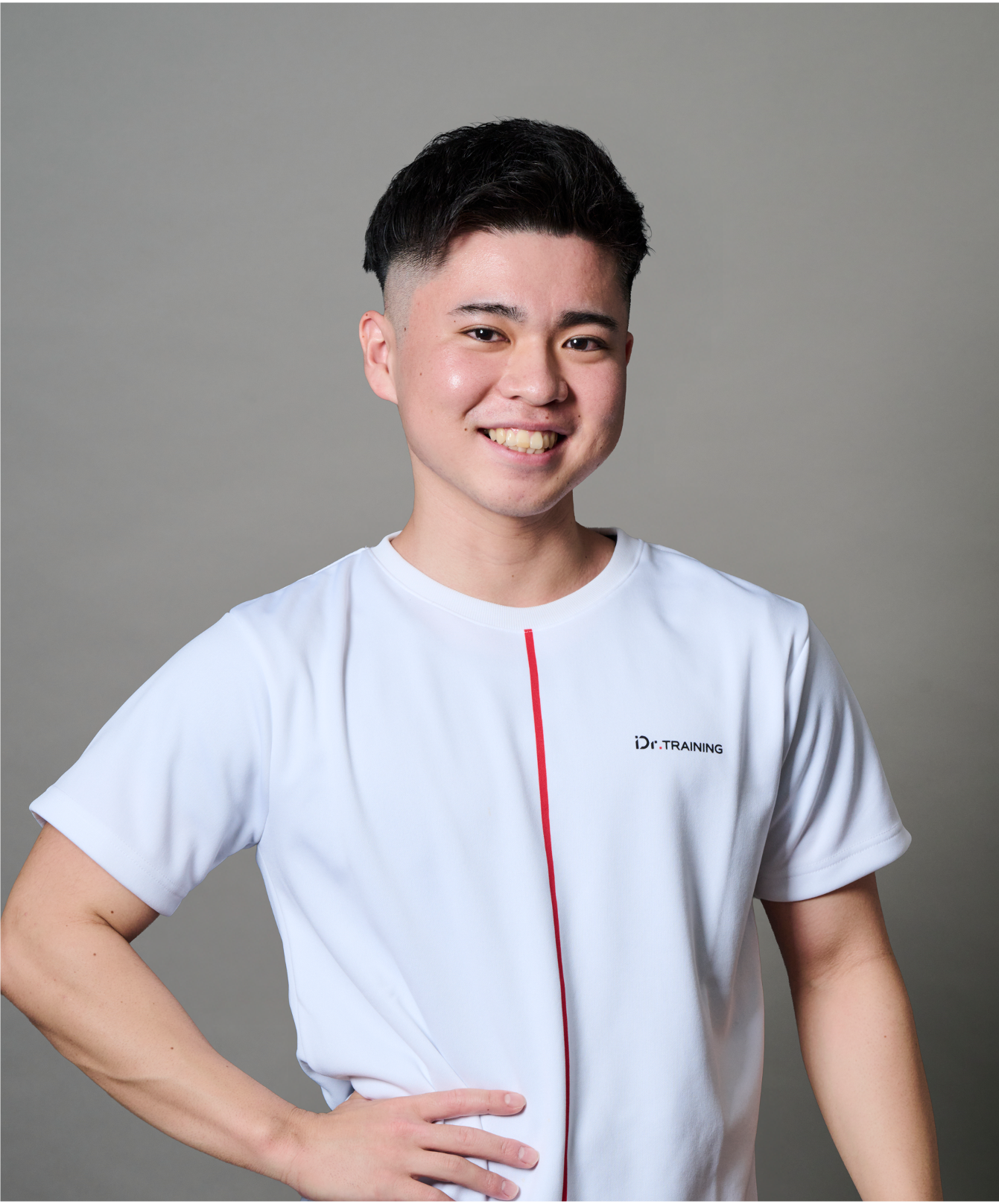 財津 亮介